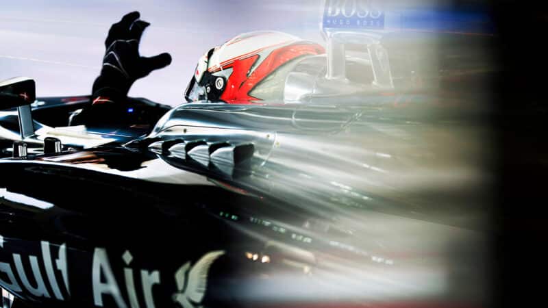Kevin Magnussen McLaren 2014 Bahrain GP